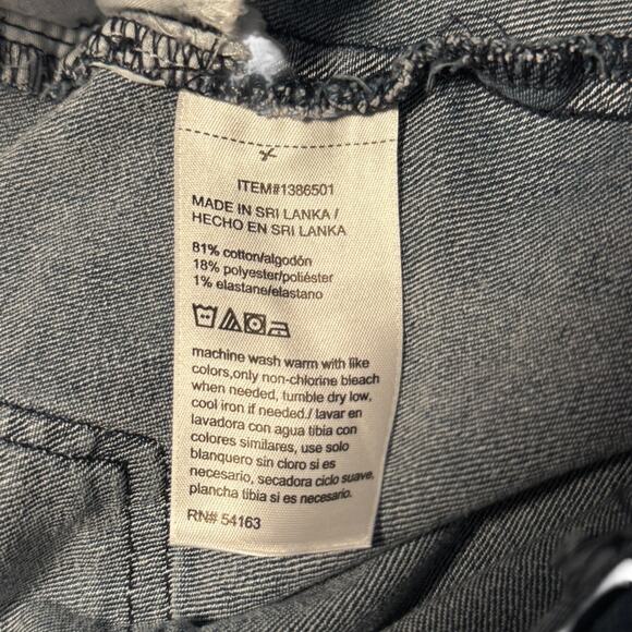 DKNY Bermuda Denim Shorts | Mid Rise Stretch Jean Shorts | Size 10 - Picture 9 of 9